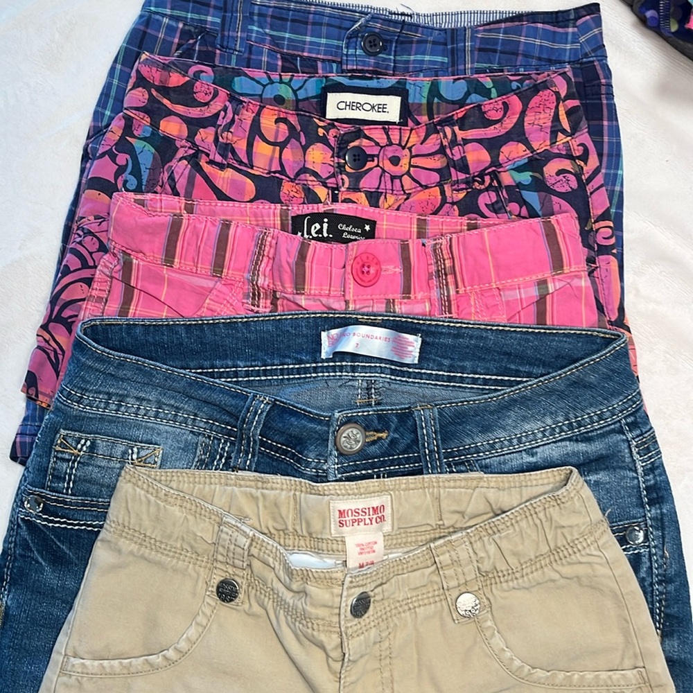 5 Pair Shorts Cherokee, Lei, Mossimo, No Boundsries Size 7 Great Shape!